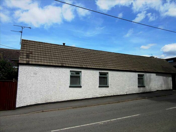 2 Bedroom Cottage To Rent In Brigg Road, Messingham, Scunthorpe, DN17