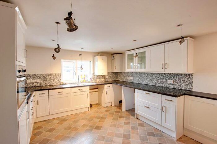 2 Bedroom Flat To Rent In King Street, Melksham, SN12