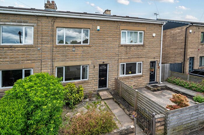 3 Bedroom Terraced House For Sale In Parkside Road, Farsley, Pudsey, West Yorkshire, LS28