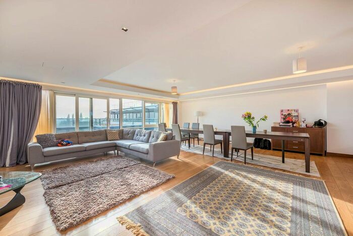 3 Bedroom Flat To Rent In Kew Bridge Road, Kew Bridge, Brentford, TW8