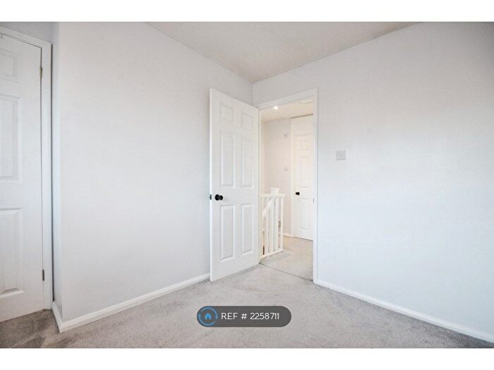 2 Bedroom End Of Terrace House To Rent In Albacore Avenue, Warsash, Southampton, SO31