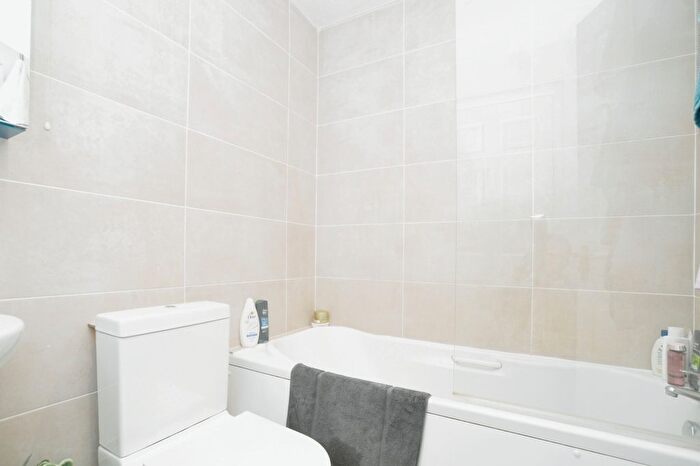 1 Bedroom Flat For Sale In Rosemont Close, Letchworth Garden City, SG6