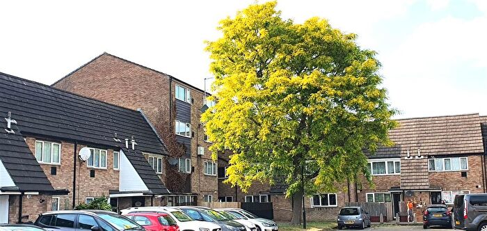 2 Bedroom Flat To Rent In Hatchett Road, Bedfont, TW14