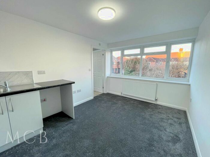 Studio To Rent In Coleridge Way, West Drayton UB7