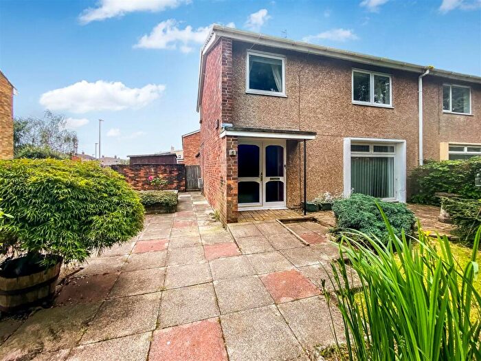 3 Bedroom Semi-Detached House For Sale In Kendrew Close, Newton Aycliffe, DL5