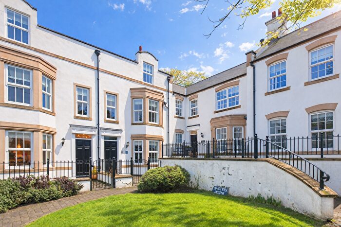 3 Bedroom Town House For Sale In Spital Bridge, Whitby, YO22