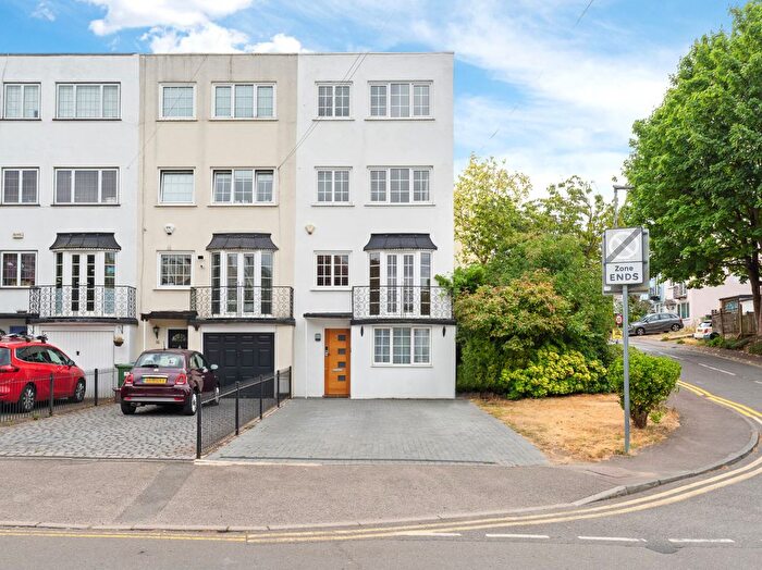 5 Bedroom Semi-Detached House To Rent In Crescent Road, Kingston Upon Thames, Surrey, KT2