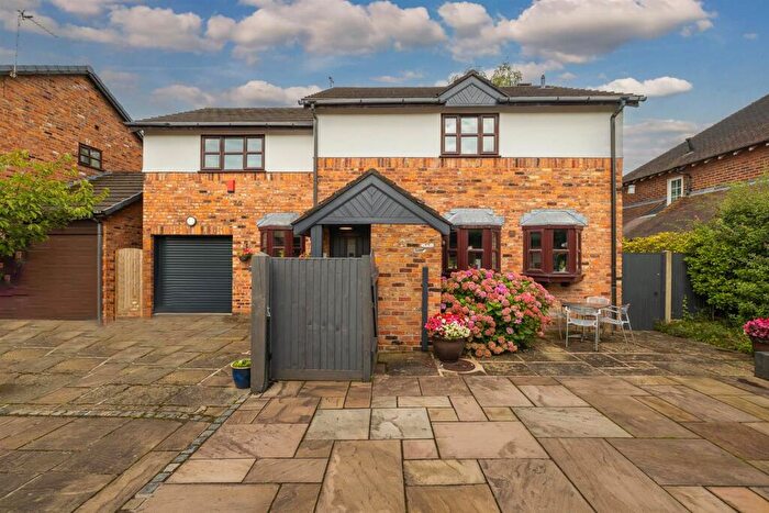 5 Bedroom Detached House To Rent In South Bank Close, Alderley Edge, SK9