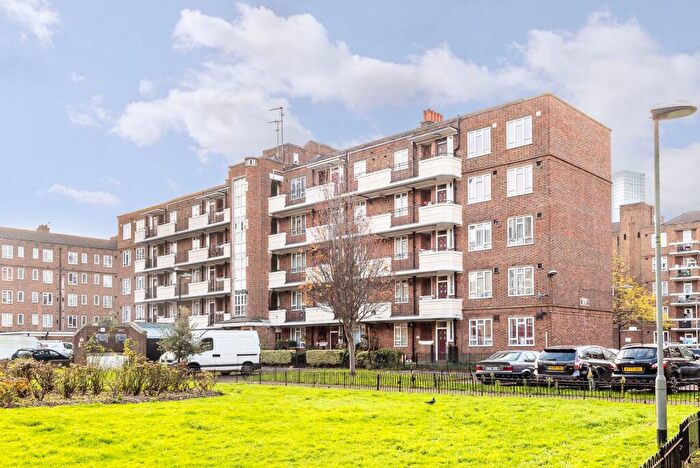 4 Bedroom Maisonette To Rent In Vernon House, , Vauxhall, London, SE11