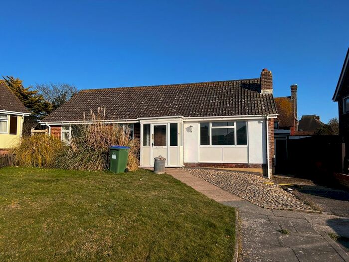 3 Bedroom Bungalow To Rent In Birling Close, Seaford, BN25