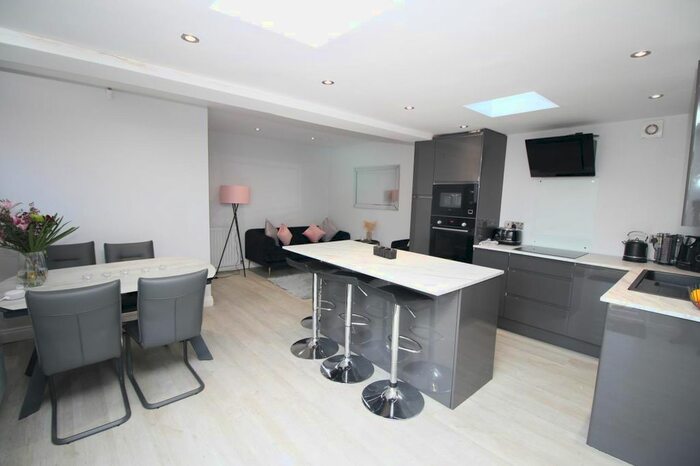 3 Bedroom Semi-Detached House To Rent In Western Avenue, West Denton, Newcastle Upon Tyne, NE5