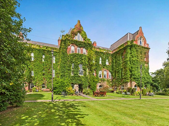 2 Bedroom Flat For Sale In Hine Hall, Mapperley, Nottingham, NG3