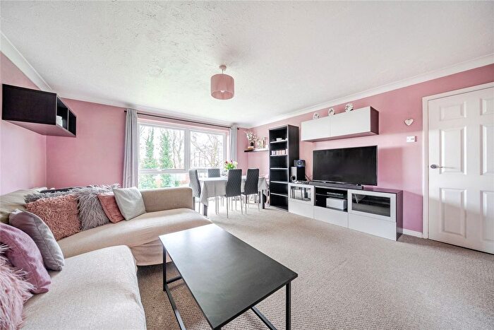 2 Bedroom Flat For Sale In Main Road, Biggin Hill, Westerham, TN16