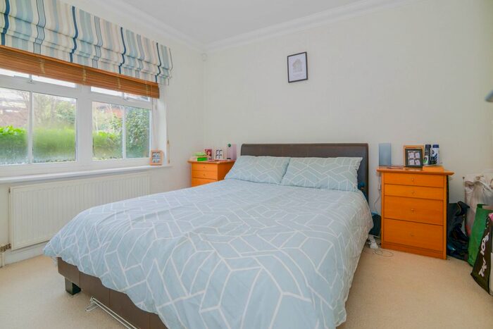 1 Bedroom Flat To Rent In Tersha Street, Richmond, TW9