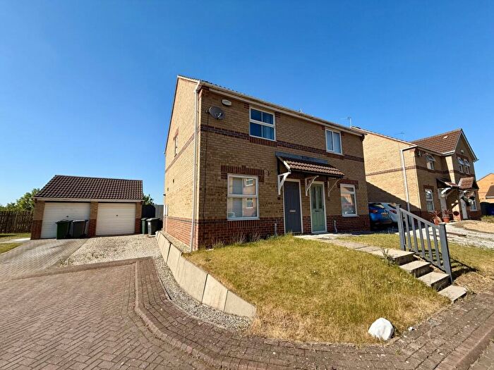 2 Bedroom Semi-Detached House To Rent In Horse Shoe Court, Balby, Doncaster, DN4