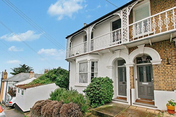 1 Bedroom Flat To Rent In Seaview Road, Leigh On Sea, Essex, SS9