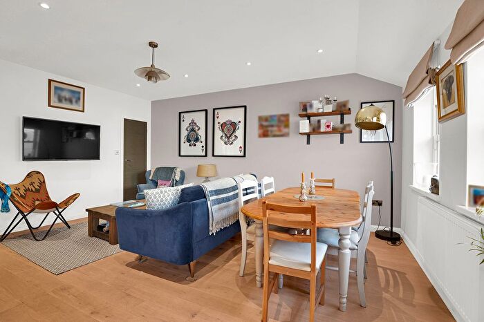 1 Bedroom Flat For Sale In Hamilton Road, Cinnamon Apartments, SW19