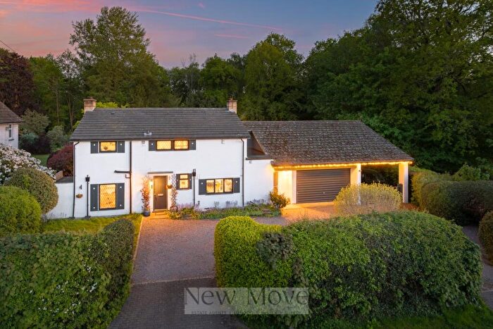 5 Bedroom Detached House For Sale In Mill Lane, RH10