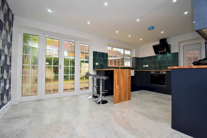 3 Bedroom Semi-Detached House To Rent In Wessex Drive, Erith, DA8