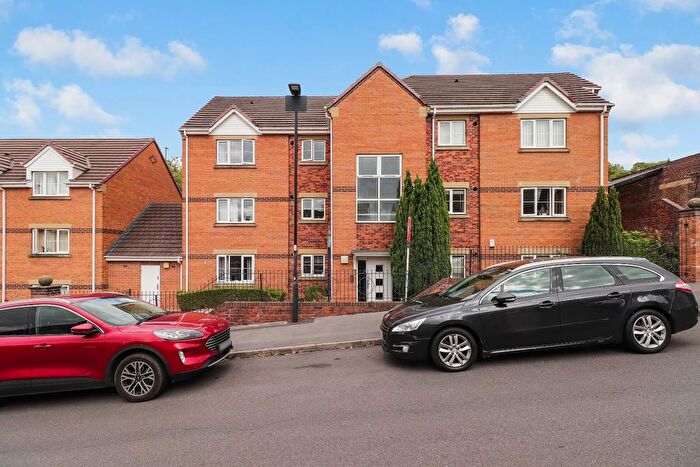 2 Bedroom Flat For Sale In Tadcaster Road, Woodseats, Sheffield, S8
