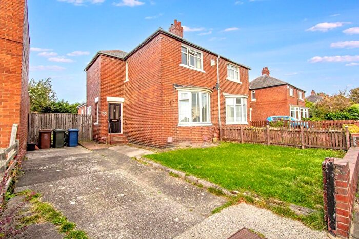 3 Bedroom Semi-Detached House For Sale In Earls Drive, Denton Burn, Newcastle Upon Tyne, Tyne And Wear, NE15
