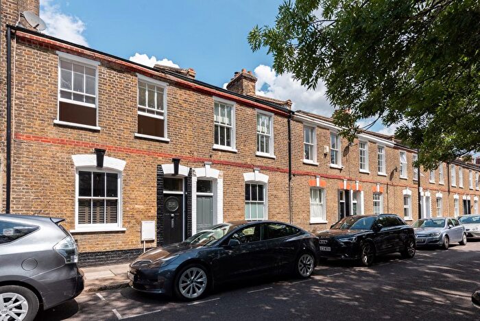 3 Bedroom Terraced House For Sale In Derbyshire Street, London, E2