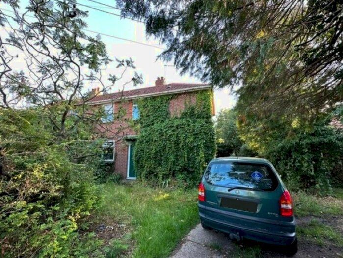 3 Bedroom Semi-Detached House For Sale In Kingsway, Earsham, Bungay, Norfolk, NR35