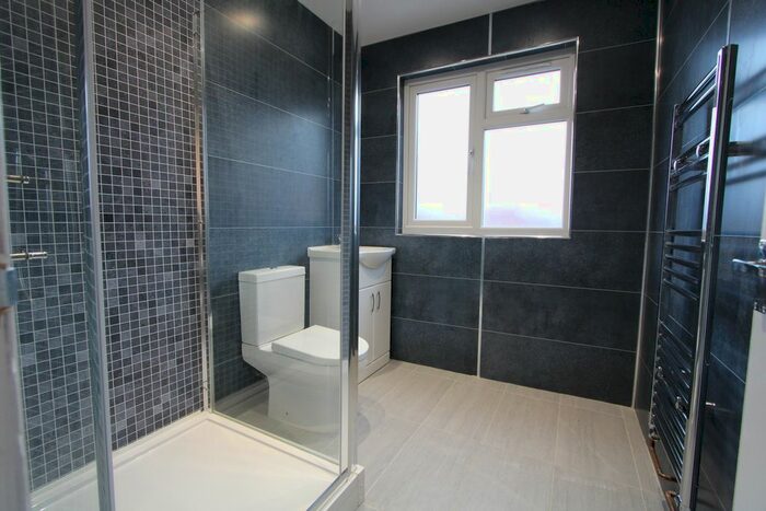 4 Bedroom Flat To Rent In Hawkhurst Way, New Malden, KT3