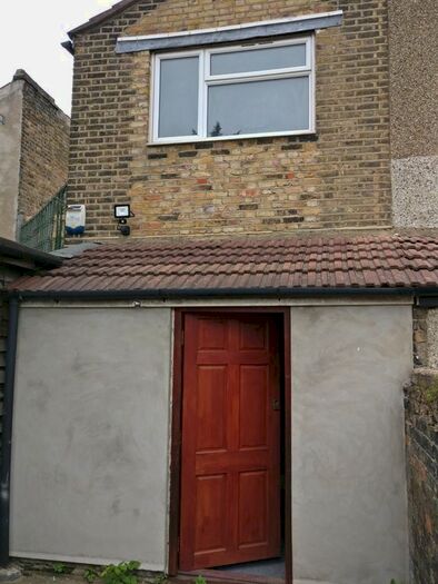 3 Bedroom Maisonette To Rent In Clarence Road, Grays, RM17