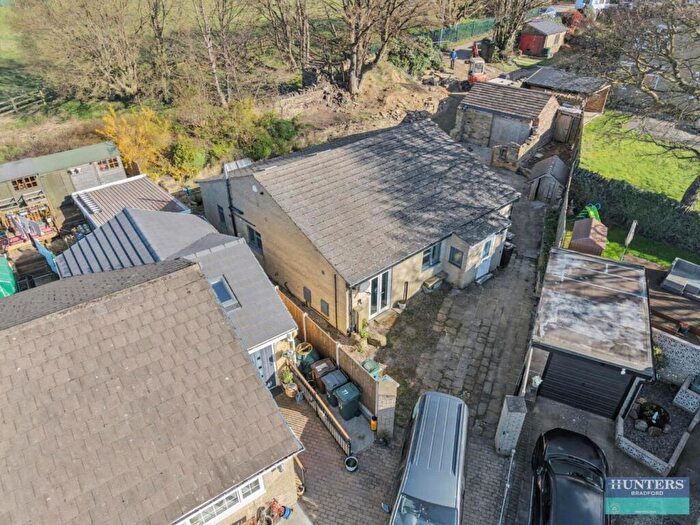 3 Bedroom Detached House For Sale In Lichfield Mount Bradford, BD2