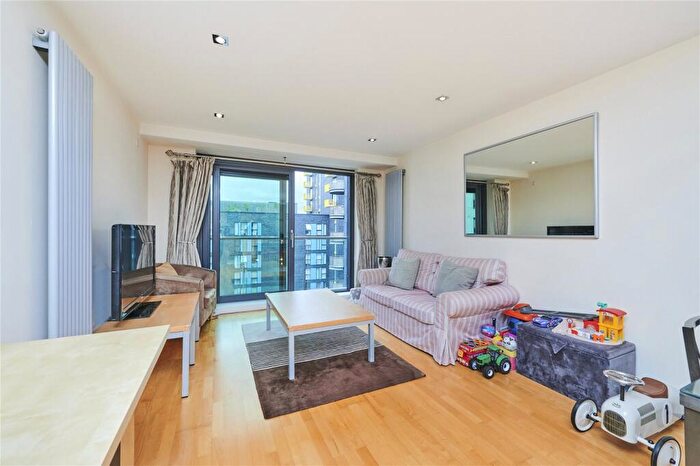 1 Bedroom Flat To Rent In Millharbour, Millwall, E14