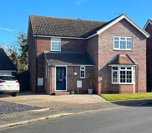 5 Bedroom Detached House For Sale In Maple Drive, Kirby Cross, CO13