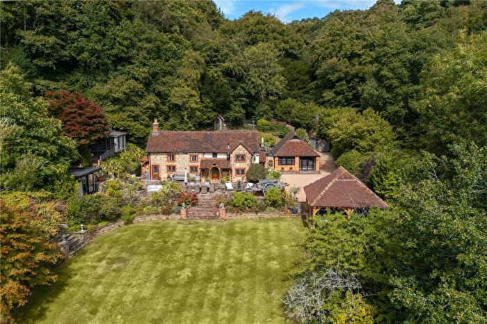 4 Bedroom Detached House For Sale In Horse Block Hollow, Cranleigh, Surrey, GU6