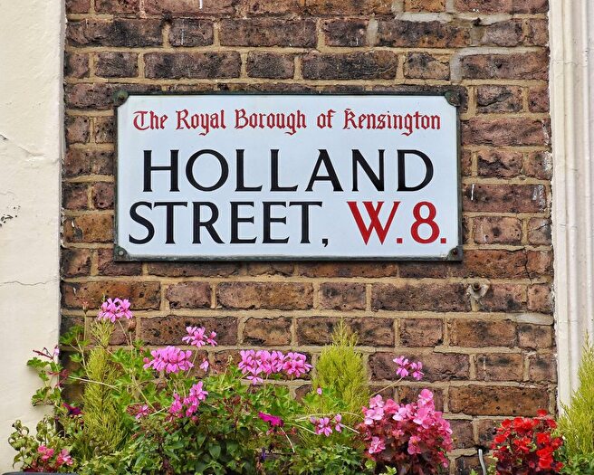 6 Bedroom Town House To Rent In Tor Gardens, London, W8