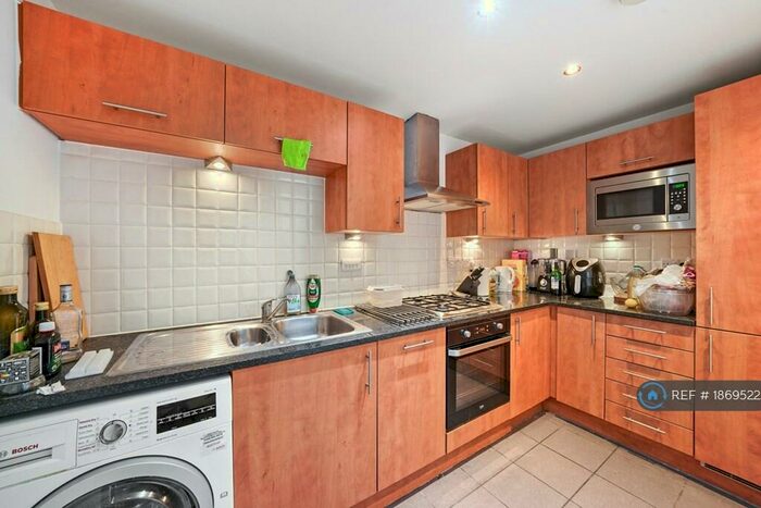 2 Bedroom Flat To Rent In Benwell Road, London, N7