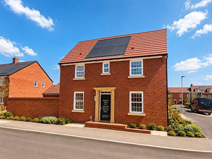 3 Bedroom Detached House For Sale In Cearle Walk, Saxon Way, Great Denham, MK40
