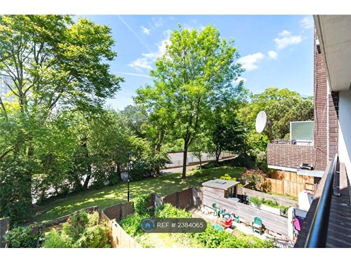 3 Bedroom Flat To Rent In Henfield Close, London, N19