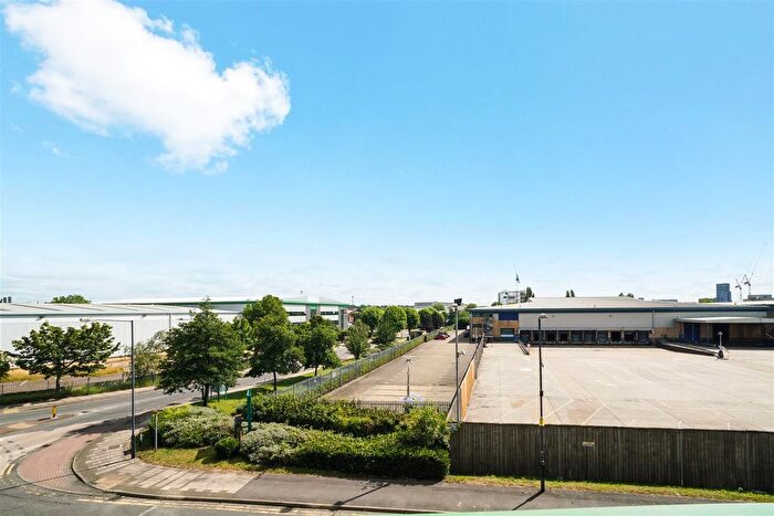 1 Bedroom Flat For Sale In Central Way, London, NW10