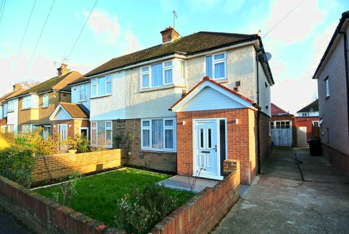 3 Bedroom Property To Rent In Iverna Gardens, Feltham, TW14