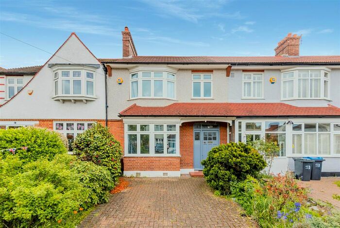 3 Bedroom Property To Rent In Sandbourne Avenue, London, SW19