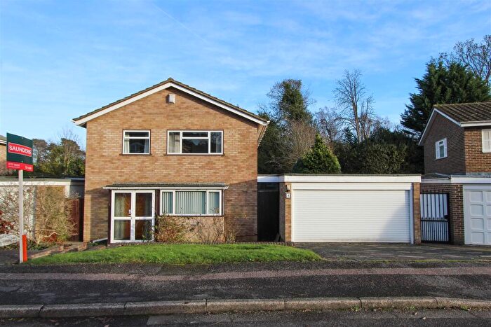 4 Bedroom House For Sale In Great Ellshams, Banstead, SM7