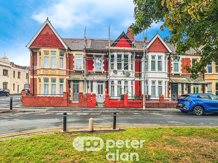 2 Bedroom Flat To Rent In Merches Gardens, Grangetown, Cardiff, CF11