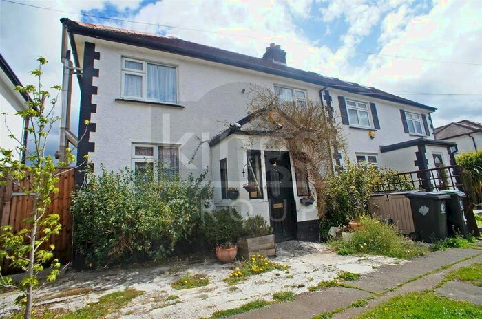3 Bedroom Property To Rent In Harold Crescent, Chingford, London EN9