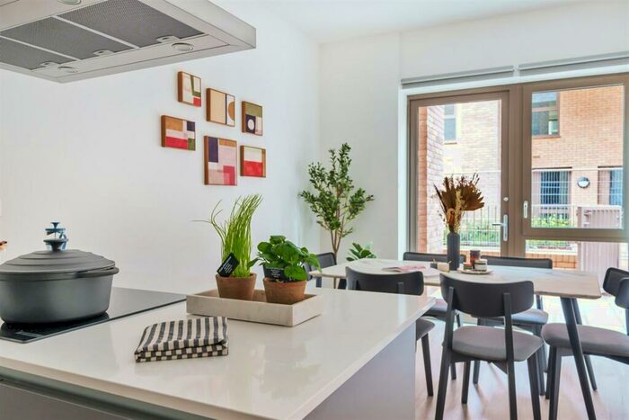 3 Bedroom Apartment To Rent In Bed, St Floor Medway At Messel House In Anchors Point, E16