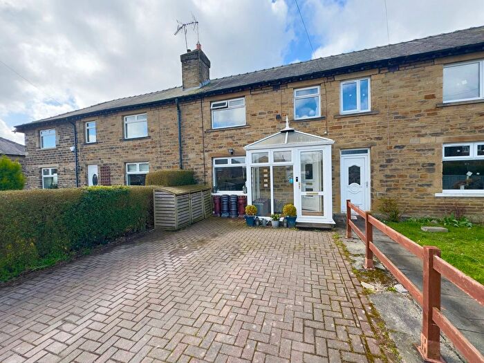 3 Bedroom Terraced House For Sale In Valley View, Harden, Bingley, BD16
