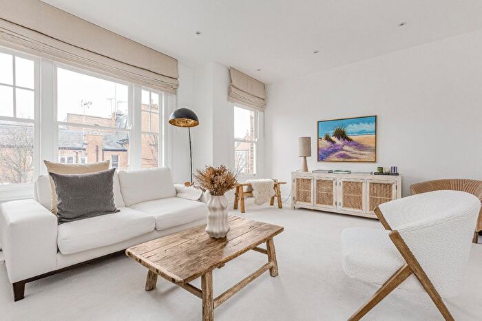 3 Bedroom Flat To Rent In Studdridge Street, South Park, SW6