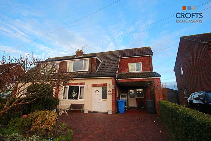 3 Bedroom Semi-Detached House For Sale In Cissplatt Lane, Keelby, DN41