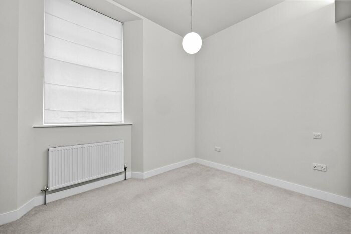 2 Bedroom Flat To Rent In Craigie Drive, Plymouth, PL1