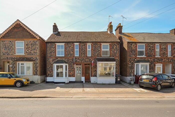 3 Bedroom Semi-Detached House To Rent In Spitalfield Lane, Chichester, PO19