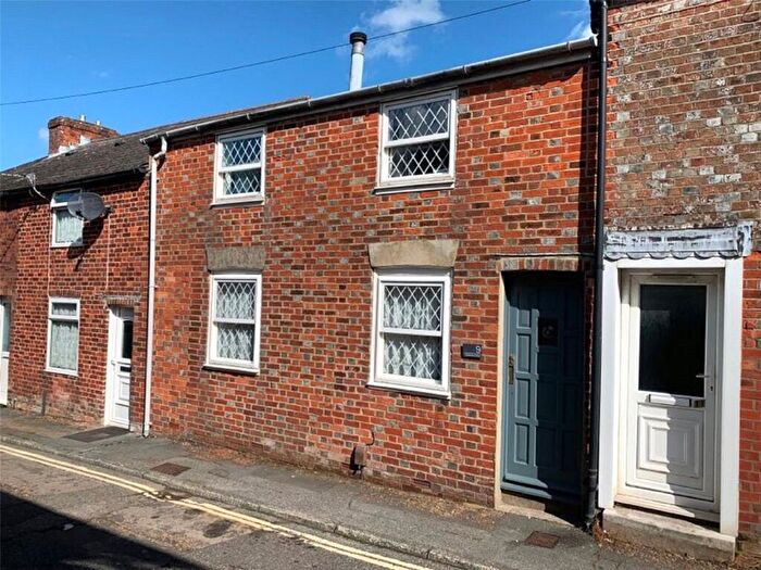 3 Bedroom Terraced House For Sale In Clarendon Street, Newport, PO30